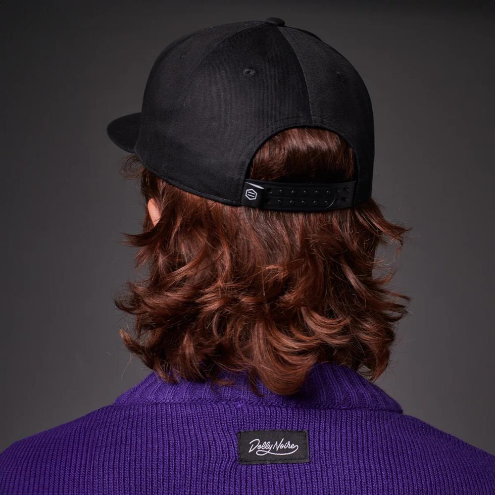 dollynoire,snapback